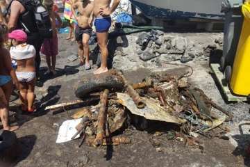 Nueva limpieza de los fondos marinos de Tufia (Foto TA)